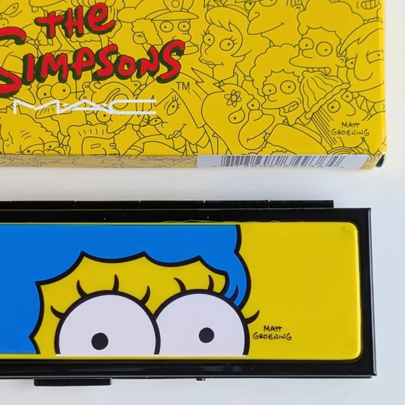 Limited Edition MAC The Simpsons That Trillion Doll Eyeshadow Palette- NIB NEW